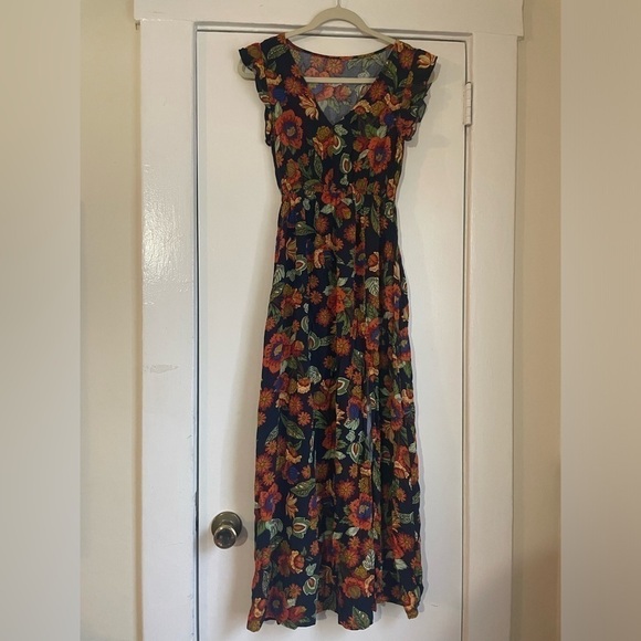 Floral maxi dress with a slit size medium - Picture 6 of 12